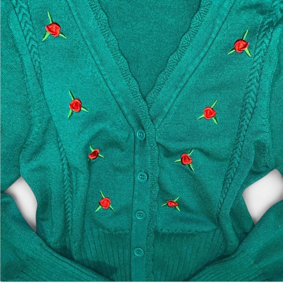 Belle Poque Green Cardigan with Red Embroidery Roses - Picture 3 of 7